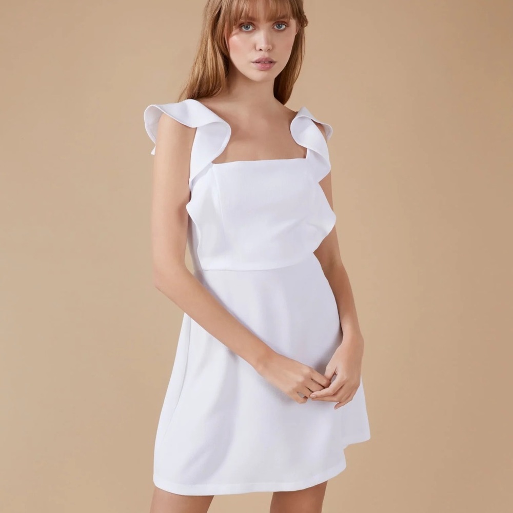 BCBG generation white ruffle dress medium